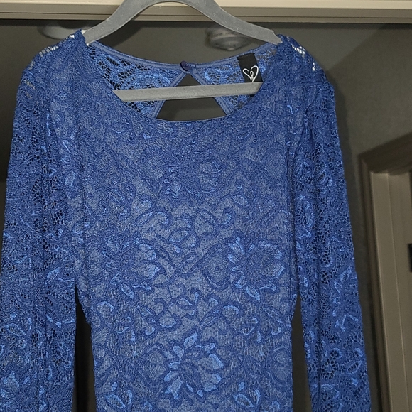 Windsor Lace Dress - Picture 3 of 11